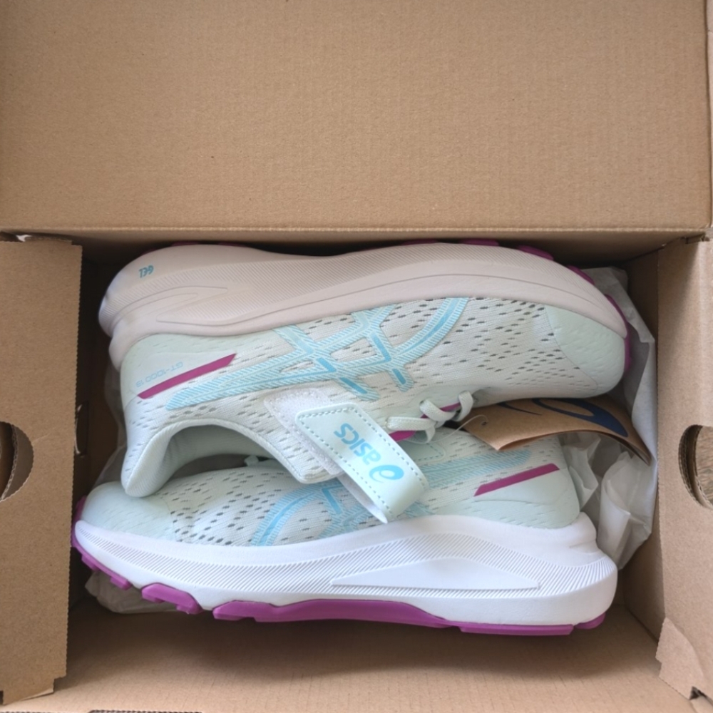 Asics Girls Sz 2.5